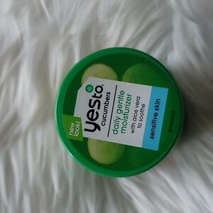 Yesto Cucumbers Aloe Vera To Soothe Daily Gentle Sensitive Skin Moisturizer